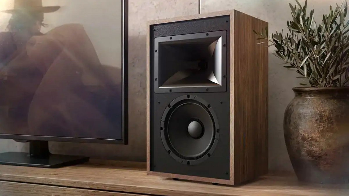 Klipsch переиздала историческую полочную акустику Rebellion